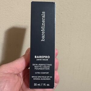 bareMinerals BarePro Matte Liquid Foundation in FAIR 12 COOL Brand New